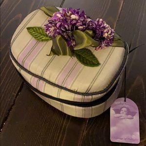 Brand new miniature makeup/travel case